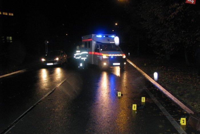 Ilustračný obrázok k článku Vodič dodávky ťažko zranil cyklistu a pokračoval ďalej v ceste!