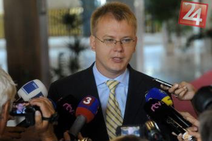 Ilustračný obrázok k článku Poslanec Beblavý spustil petíciu: Proti obmedzeniu angličtiny a viac hodinám chémie