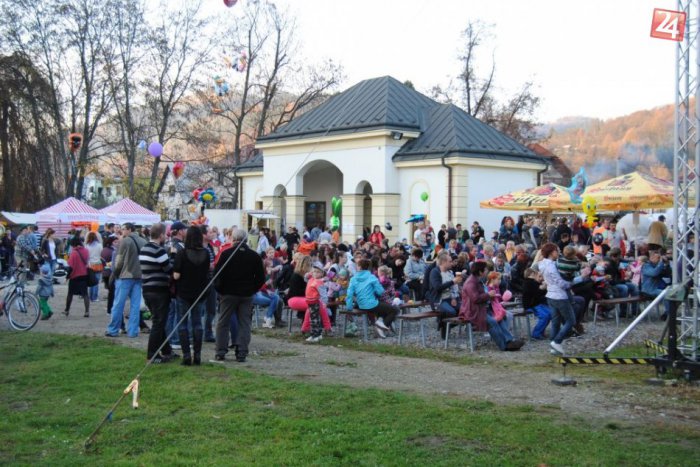 Ilustračný obrázok k článku FOTO: Budatínsky rínok prilákal fúru Žilinčanov. Takto vyzeralo záverečné sezónne podujatie