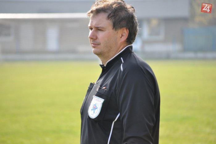 Ilustračný obrázok k článku Prehľad na víkendové zápasy okresných líg: Títo páni budú u vás rozhodovať