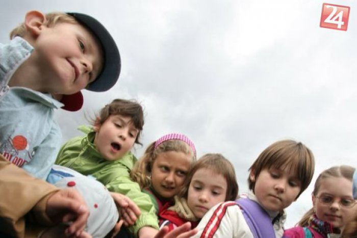 Ilustračný obrázok k článku Žiarsky Deň detí v parku so štvormetrovými dinosaurami v akcii! Pozrite si celý program