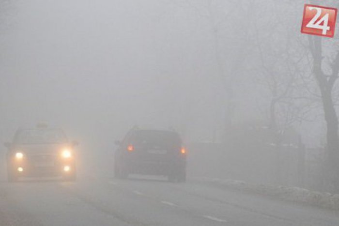 Ilustračný obrázok k článku Polícia vodičom: Ako správne používať hmlovky a od koľkých rokov smie dieťa na motorku?