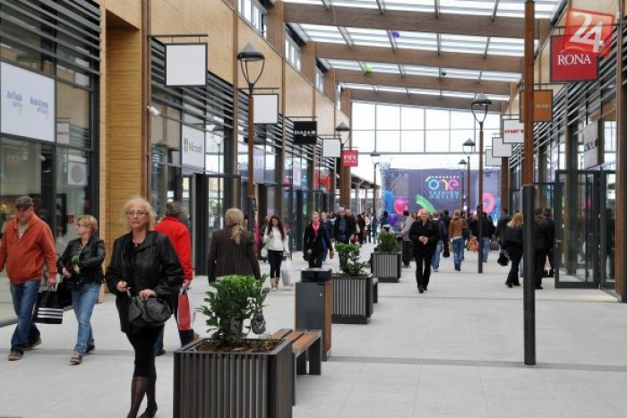 Ilustračný obrázok k článku Prvé slovenské outletové centrum je otvorené: Privítalo tisícky návštevníkov