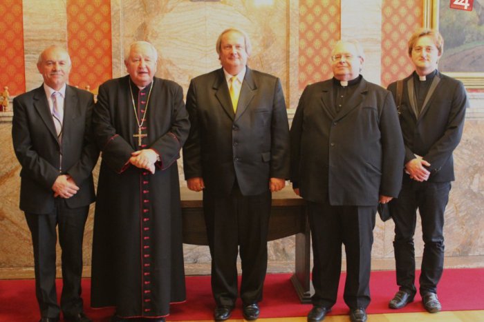 Ilustračný obrázok k článku Biskup Štefan Sečka na radnici