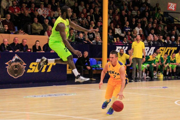 Ilustračný obrázok k článku Vo Svite padla ďalšia stovka. Odniesli si to Levice