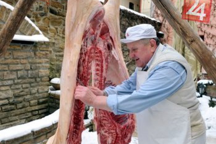 Ilustračný obrázok k článku Zabíjačkové majstrovstvá na Zbojskej: Prihlásiť sa môžete aj vy!