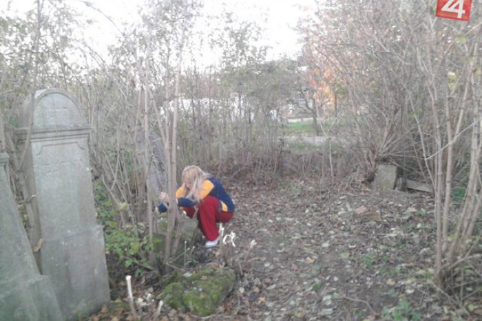 Ilustračný obrázok k článku Študenti sa pustili do záchrany židovského cintorína
