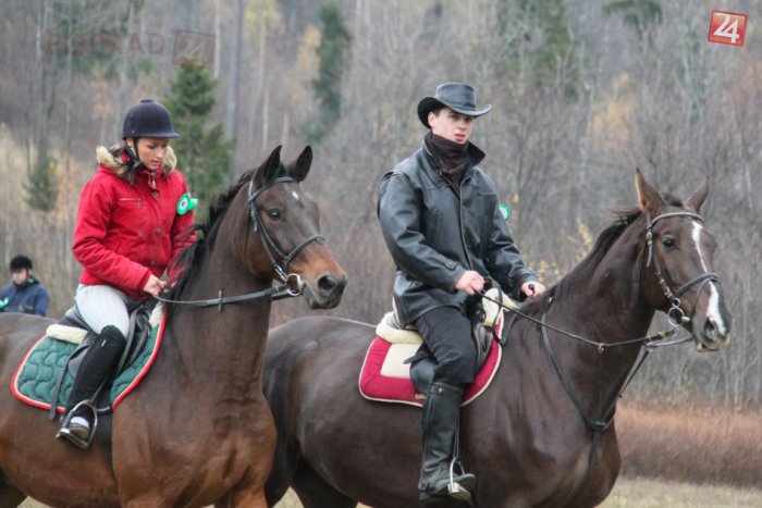 Ilustračný obrázok k článku Jazdecká sezóna skončila Hubertovou jazdou. Pod Tatrami sa stretli jazdci z celého Slovenska
