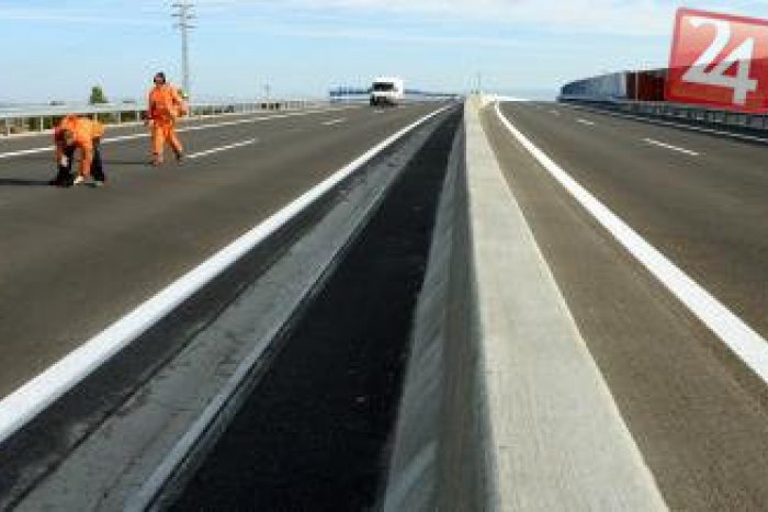 Ilustračný obrázok k článku Novovybudovaná R4 z Košíc do Maďarska: Cestu sprejazdnia tento týždeň, bude sa platiť mýto