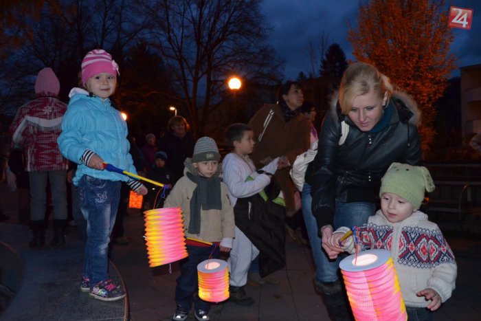 Ilustračný obrázok k článku Víkendová pozvánka je bohatá: Lampiónový sprievod sv. Martina, koncerty, futbal a iné