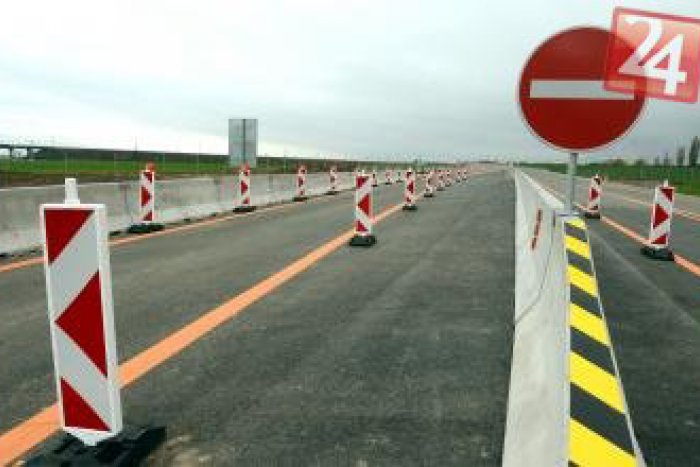 Ilustračný obrázok k článku Dlhodobé obmedzenie: Na tejto ceste bacha, čiastočne uzavretá bude až rok!