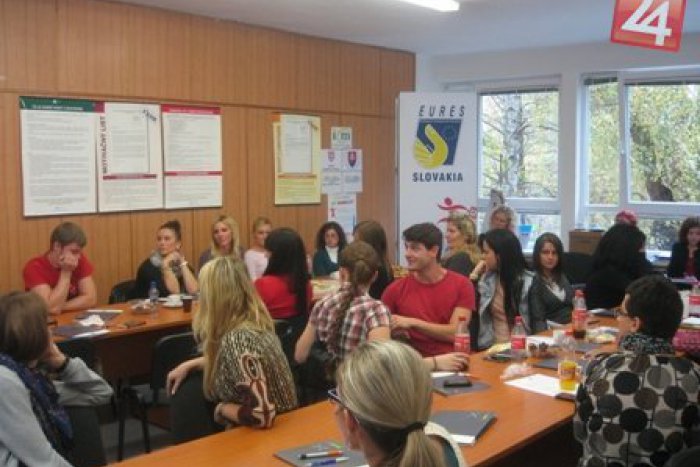 Ilustračný obrázok k článku ICM BB sa zúčastnilo seminára o podpore zamestnanosti mladých ľudí