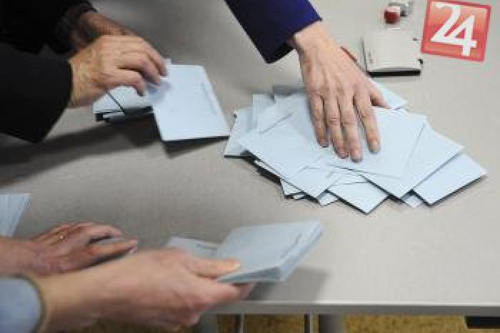 Ilustračný obrázok k článku V Kamennej Porube idú k volebným urnám aj brigádnici: Napriek znechuteniu zo sľubov