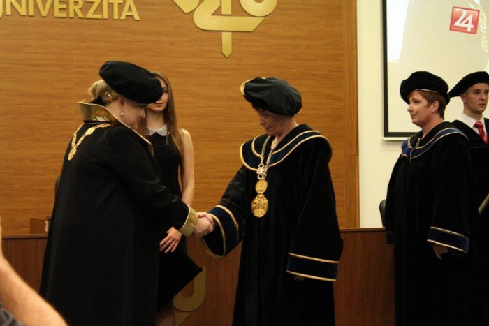 Ilustračný obrázok k článku Nová dekanka v Banskej Bystrici: Svetozára Dluholuckého vystriedala ostrieľaná žena