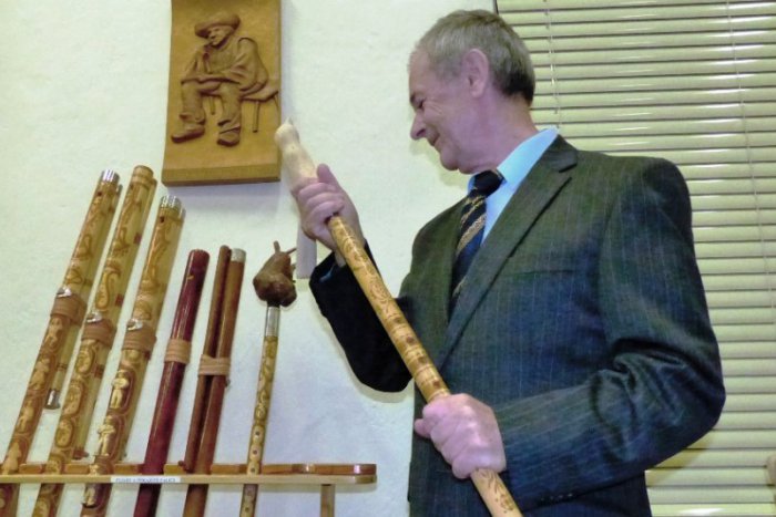 Ilustračný obrázok k článku OBRAZOM: Važecké motívy i betlehemy. Dielo podtatranského rezbára Milana Bocku po prvýkrát v Poprade