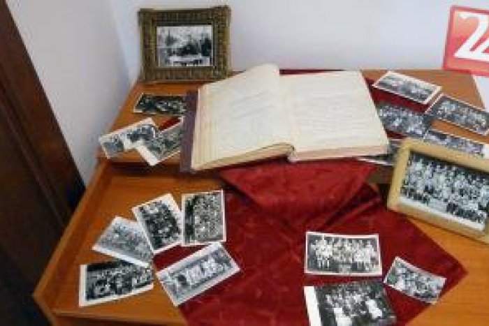 Ilustračný obrázok k článku V meste spomínali na výnimočného učiteľa: Dokázal pútať pozornosť v škole aj na futbalových zápasoch!