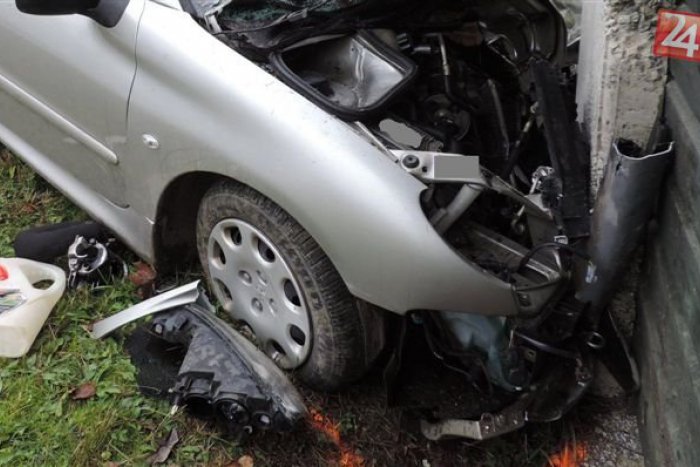 Ilustračný obrázok k článku Tragická nehoda na Kysuciach: Vodička (†39) zraneniam podľahla, spolujazdci s vážnymi zraneniami...