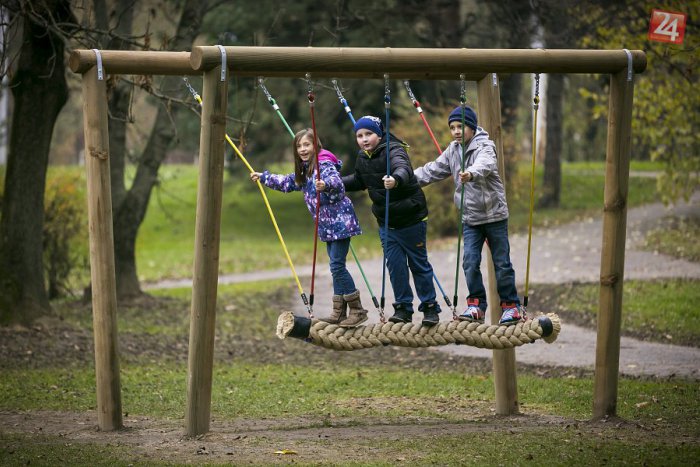 Ilustračný obrázok k článku V Mýte obnovia športový areál: Pribudne altánok s ohniskom aj detské ihrisko