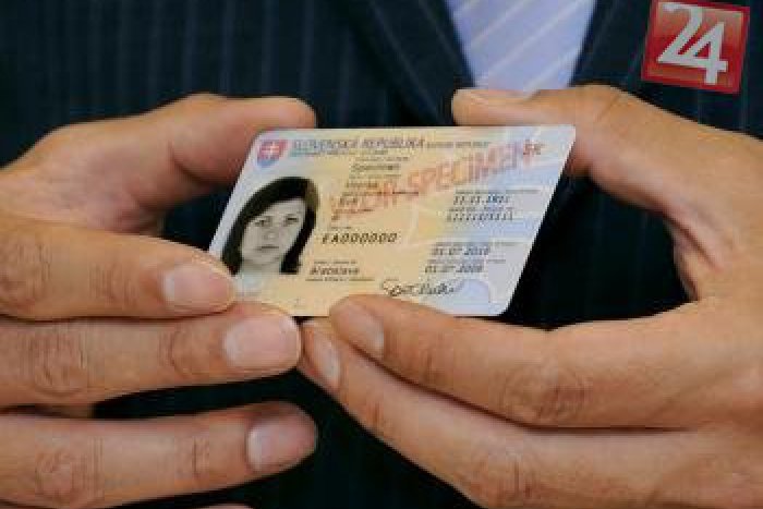 Ilustračný obrázok k článku Vieme, kedy si nevybavíte občiansky preukaz. Policajti budú meniť systém