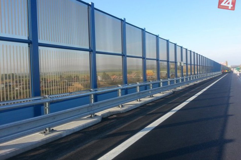 Ilustračný obrázok k článku Jarovce chcú svojich obyvateľov chrániť pred hlukom a vibráciami