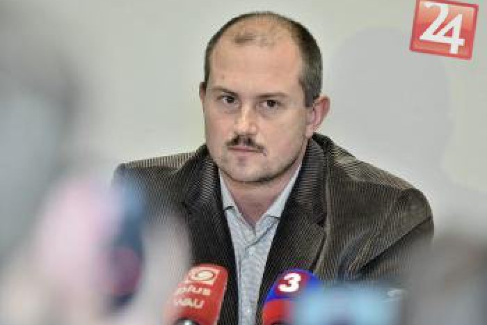 Ilustračný obrázok k článku Prvá tlačovka Kotlebu po zvolení za župana: Prečítajte si to najdôležitejšie!