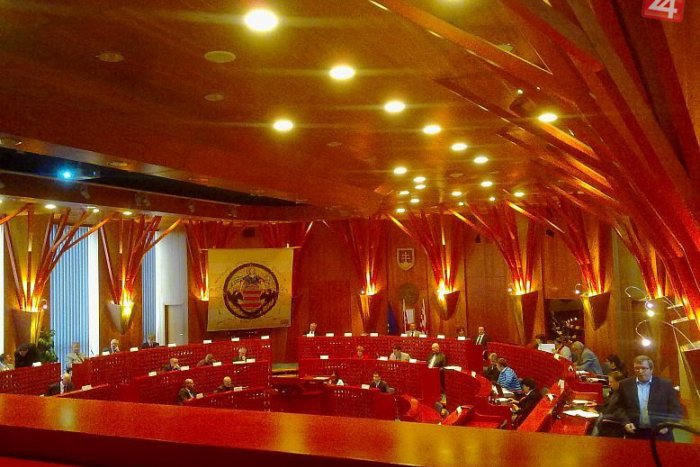 Ilustračný obrázok k článku Kotleba napokon v piatok sľub skladať nebude: Toto je dôvod!