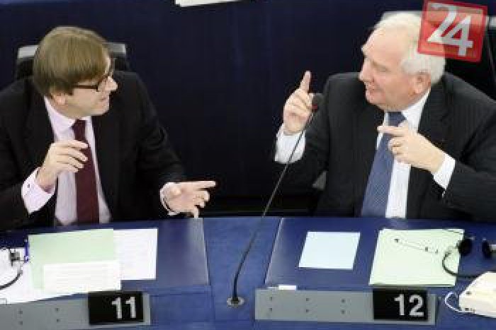 Ilustračný obrázok k článku Šéf európskych ľudovcov: Výsledok v Bystrici je ranou pre slovenskú demokraciu!