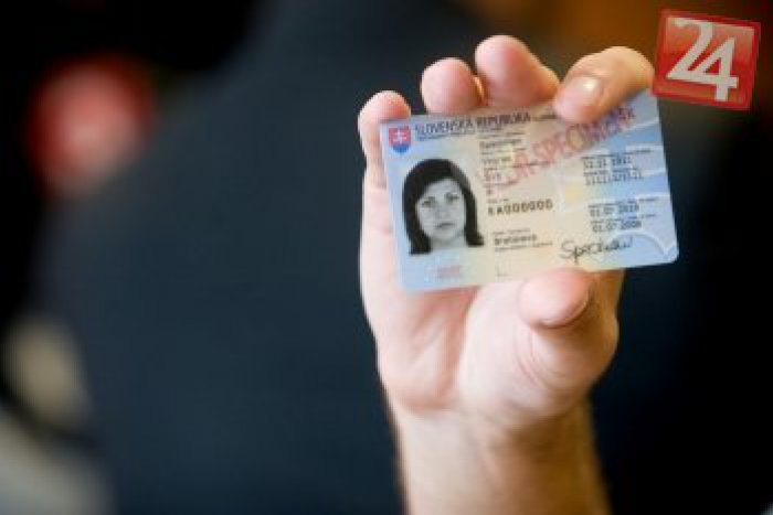 Ilustračný obrázok k článku Chcete požiadať o nový občiansky preukaz? Podľa polície sa vám to už tento piatok nepodarí!