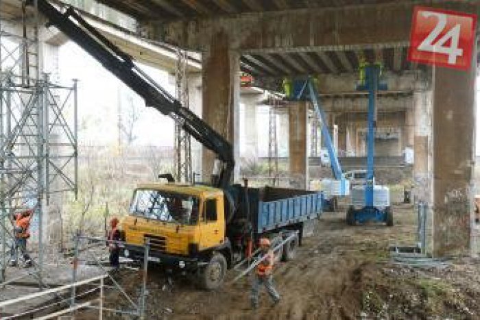 Ilustračný obrázok k článku FOTOGALÉRIA: Pozrite si, ako prebieha rekonštrukcia mosta na Hlinkovej