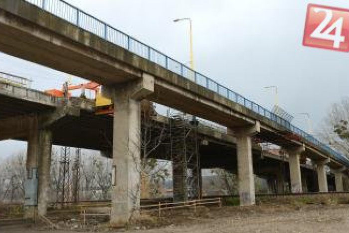 Ilustračný obrázok k článku Desivé chvíle v meste: Mladý Prešovčan chcel skočiť z mosta!