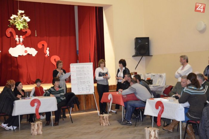 Ilustračný obrázok k článku Kulturák praskal vo švíkoch: Hasiči, učiteľky aj pingpongisti pribíjali klince!