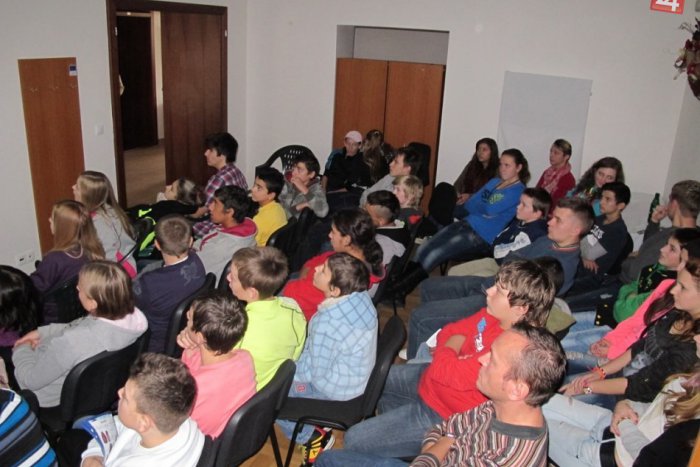 Ilustračný obrázok k článku Obyvatelia Jelšavy mali o kultúrne zážitky postarané: Jedinečný filmový festival v meste!