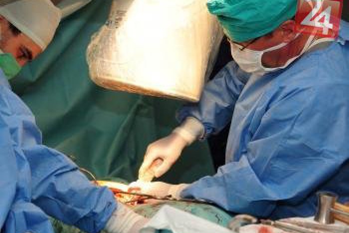 Ilustračný obrázok k článku Unikátna operácia v Žilinskej nemocnici: Len 17-mesačný Samuel trpel extrémne raritným ochorením!