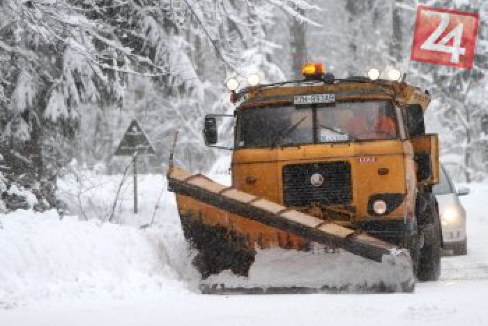 Ilustračný obrázok k článku Perinbaba sa to chystá poriadne rozbaliť: V okrese môže napadnúť až štvrť metra snehu!