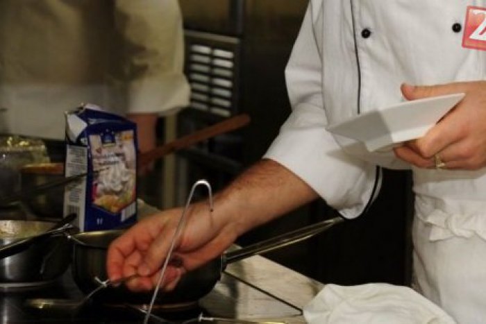 Ilustračný obrázok k článku RADÍME: Teplo praje salmonelóze, príprava jedla si preto vyžaduje pravidlá