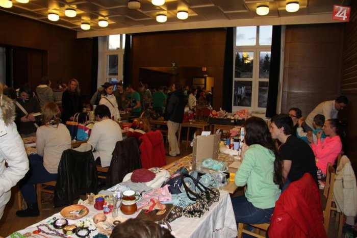 Ilustračný obrázok k článku Dobrovoľnícky maratón v Bystrici: Čistenie bývalého kina či bazár, v ktorom je všetko zadarmo