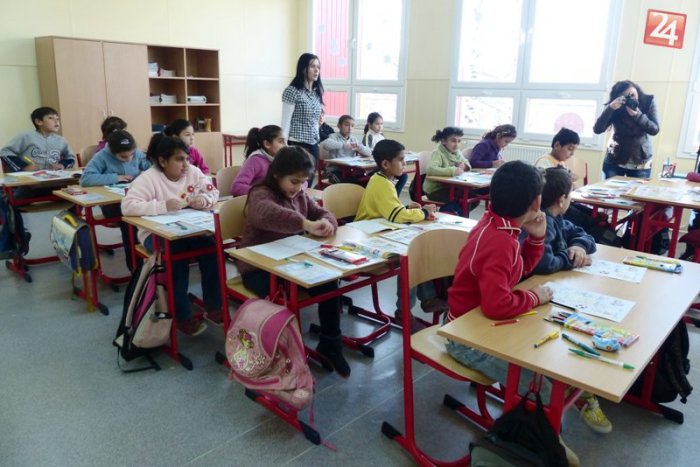 Ilustračný obrázok k článku GALÉRIA: Žiaci sa tešia z novej školy, postavili im ju z kontajnerov!