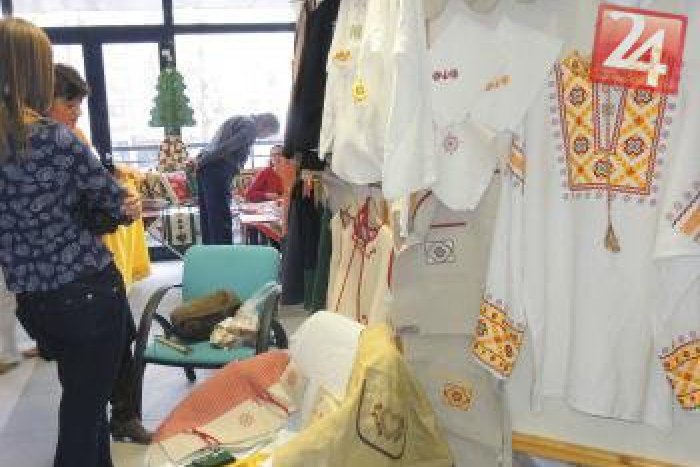 Ilustračný obrázok k článku Tradície netradične: Ľudoví výrobcovia regiónu predviedli svoj kumšt, do života uviedli aj knihu