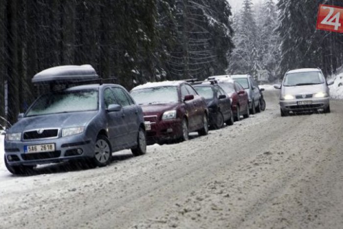 Ilustračný obrázok k článku Dopravu komplikuje sneh: Čertovica zjazdná len so snehovými reťazami
