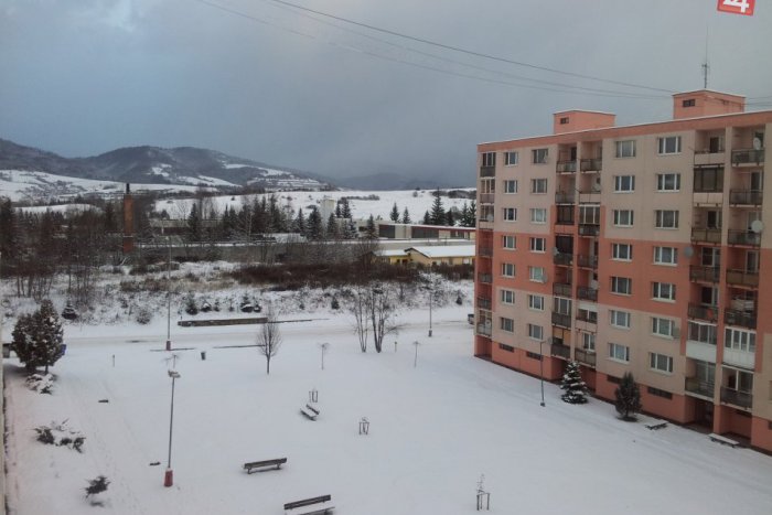 Ilustračný obrázok k článku Mikuláš sa pochlapil: Priniesol Brezňanom snehovú nádielku