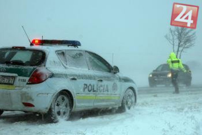 Ilustračný obrázok k článku Pozor, nehody na cestách pribúdajú: Všetky dôležité info z vozoviek TU!