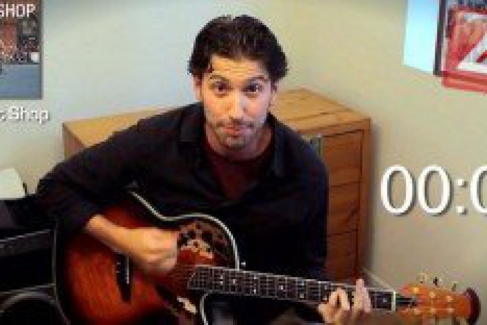 Ilustračný obrázok k článku VIDEO: Chlapík zahral 20 skladieb za jednu minútu!