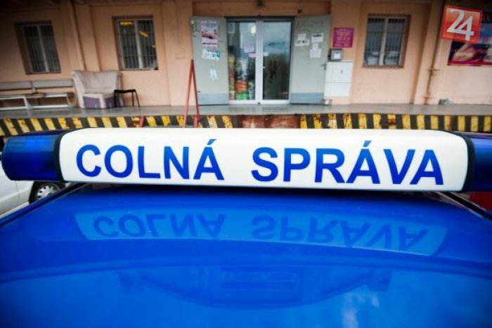 Ilustračný obrázok k článku Colníci si posvietili na predajcov počas festivalu remesiel v Kežmarku. Ako dopadla kontrola?