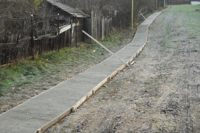 Ilustračný obrázok k článku Chodci majú dôvod na radosť: V meste sa opravujú niektoré chodníky