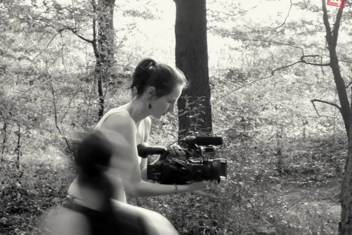 Ilustračný obrázok k článku Adrenalínové nakrúcanie režisérky zo Spišskej: Na štáb zaútočili sršne a prenasledovali ho diviaky