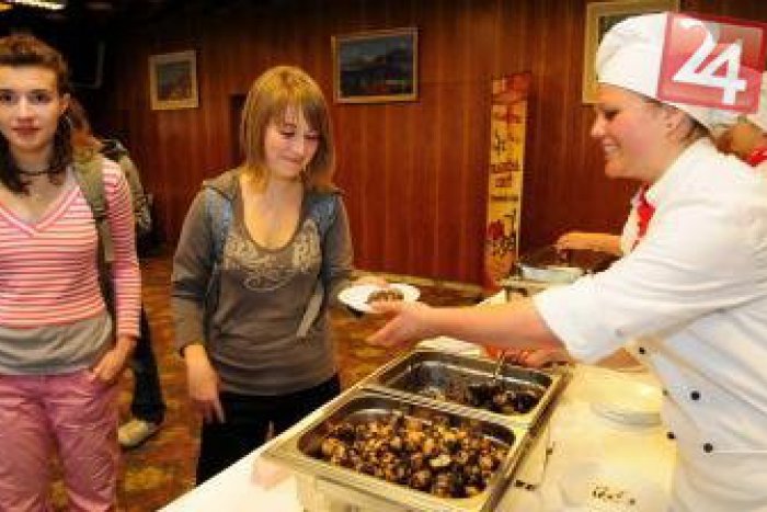 Ilustračný obrázok k článku Riaditeľka Hotelovej a Obchodnej akadémie: Byť najlepšou školou v kraji je radosť, ale aj záväzok