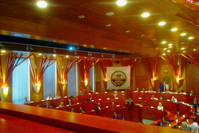 Ilustračný obrázok k článku Diskusia o participatívnom rozpočte sa neobišla bez kritiky: Poslancov pobúrili reakcie na Facebooku!