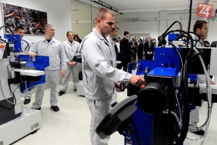 Ilustračný obrázok k článku Ministerstvo školstva rozbehlo projekt na pomoc vysokoškolákom: Získajú prax v podnikoch