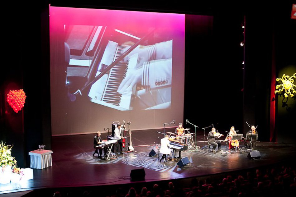 Ilustračný obrázok k článku Nezabudnuteľné hudobné vystúpenia na pomoc iným: Veľký benefičný koncert sa nezadržateľne blíži