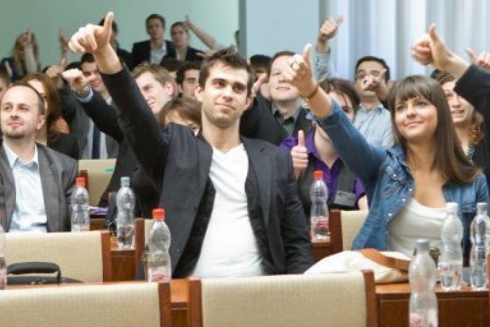 Ilustračný obrázok k článku Bez zbytočných absolventov: Na týchto školách budú učiť presne to, čo chcú firmy